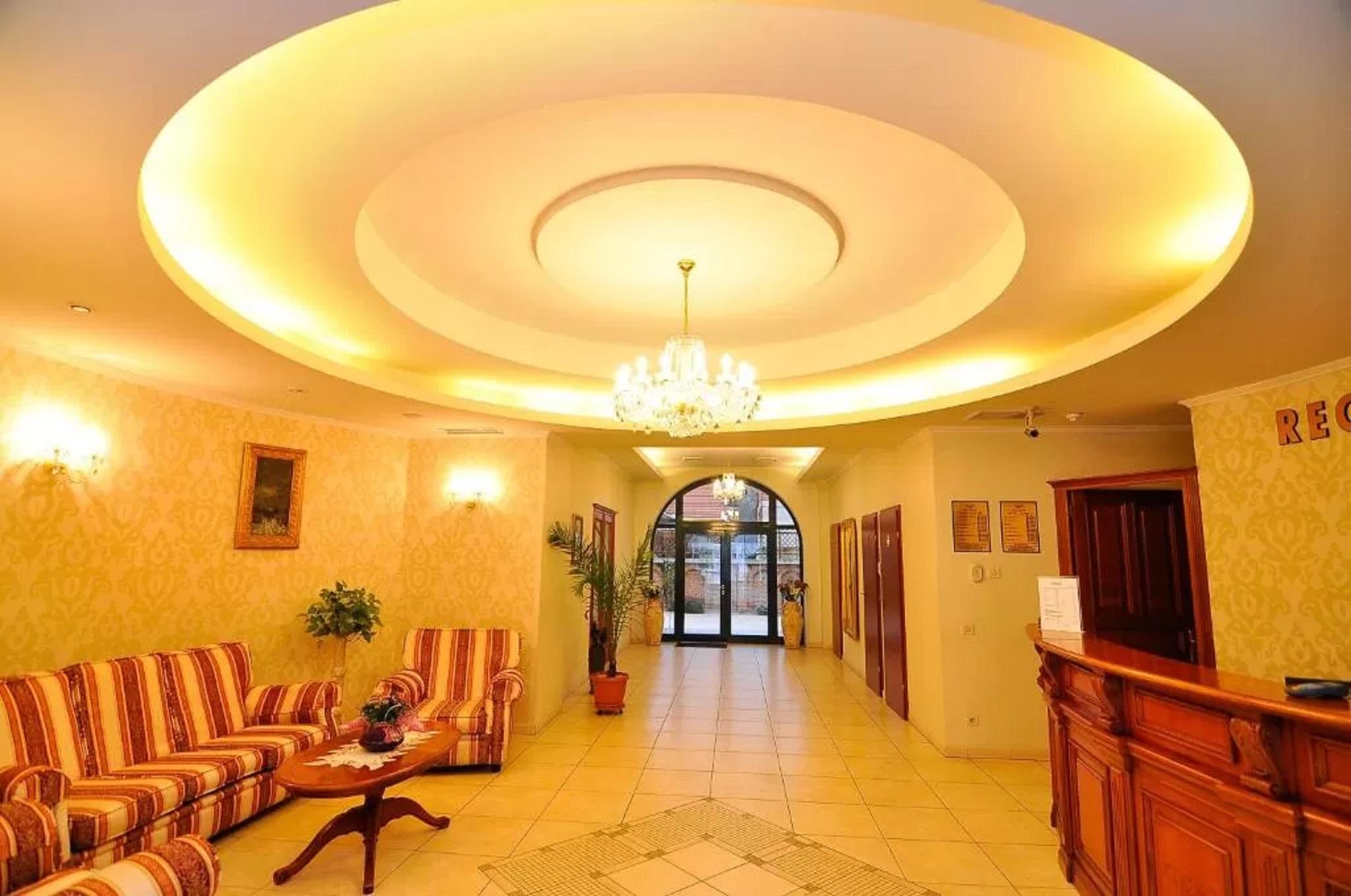 Hotel Maxim Oradea Exterior photo