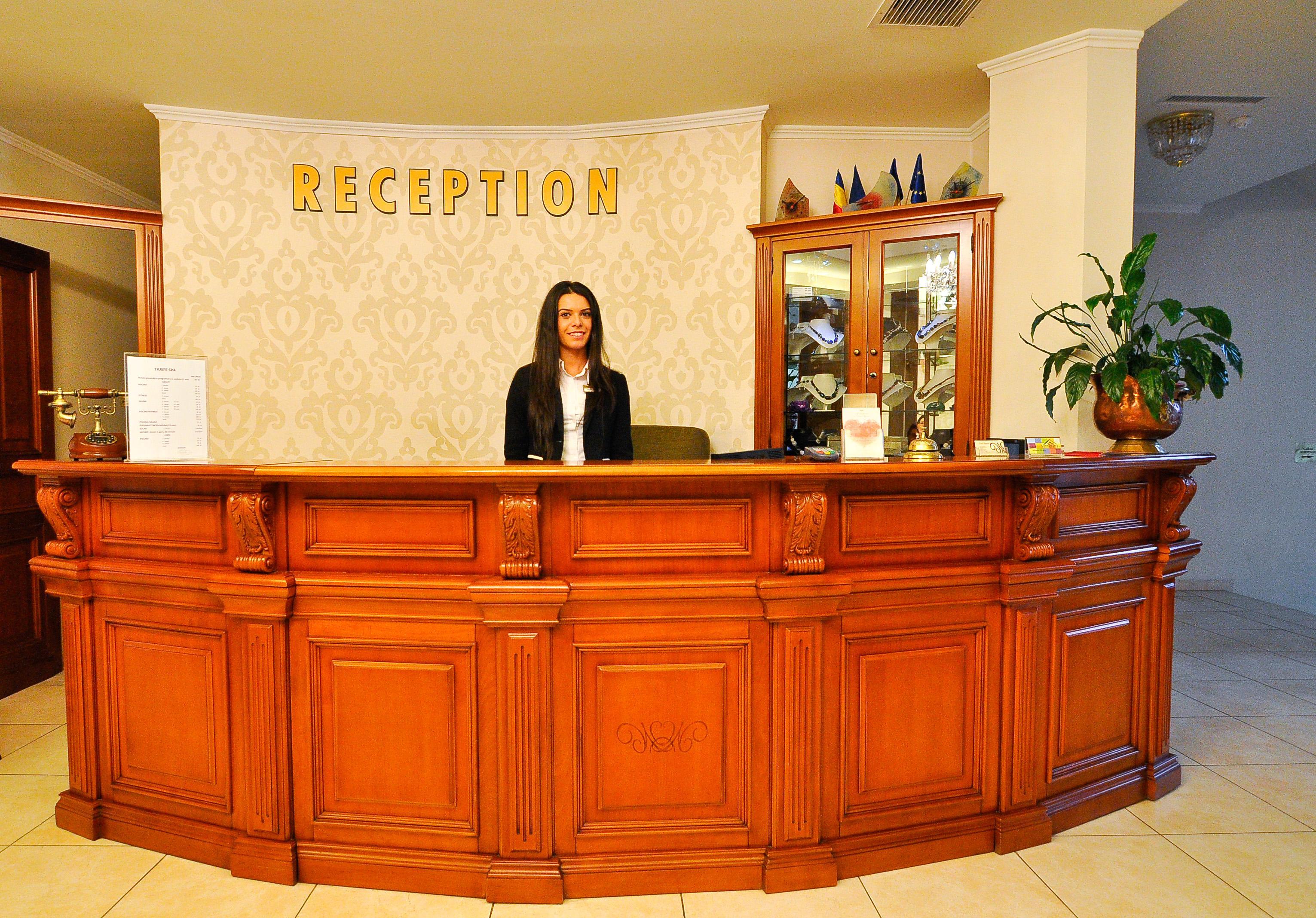 Hotel Maxim Oradea Exterior photo