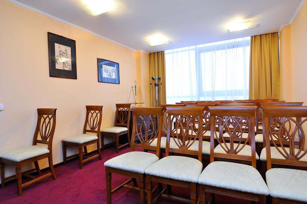 Hotel Maxim Oradea Exterior photo