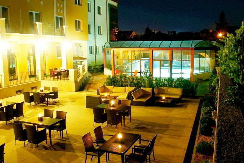 Hotel Maxim Oradea Exterior photo